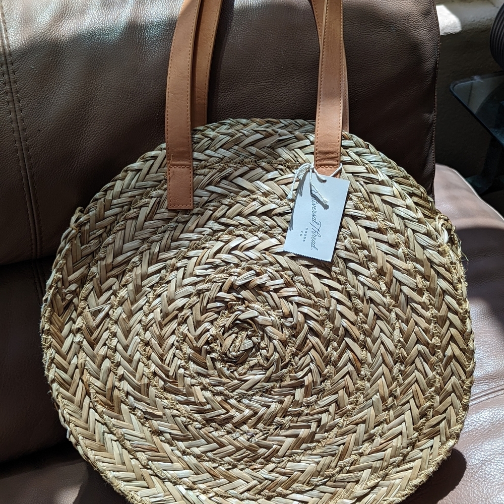 Round Straw Tote
